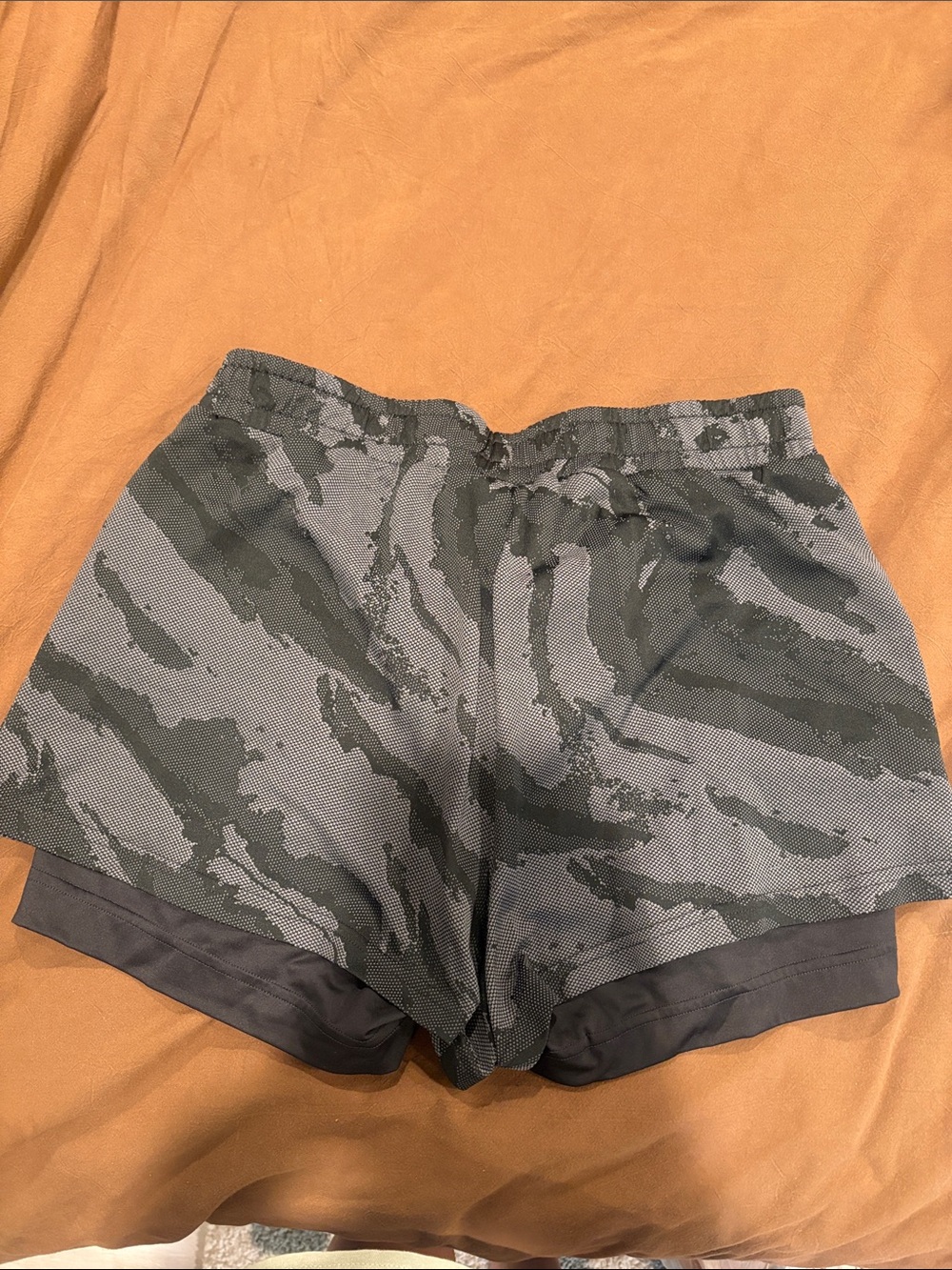 Gymshark Gray Camo Layered Athletic Shorts - Picture 3 of 3